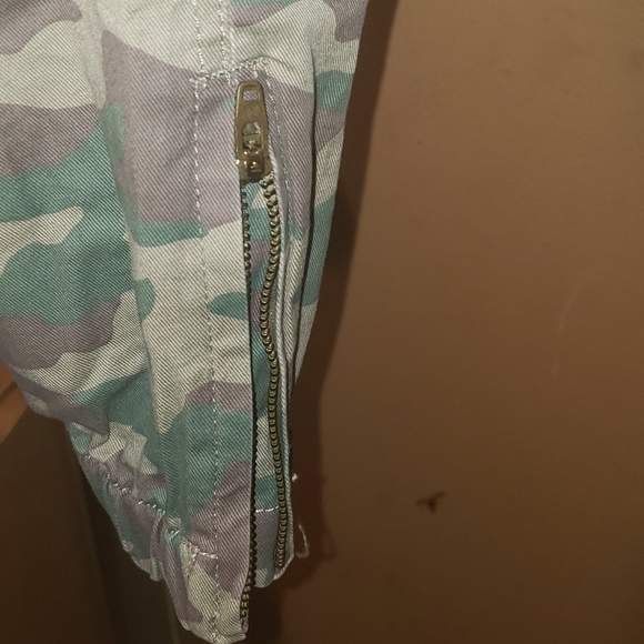 Nwot lane Bryant camo pants size 22 - Picture 4 of 4